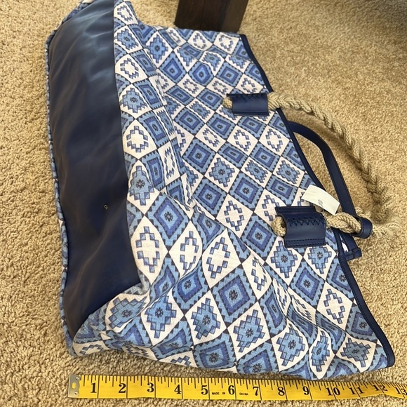 Theodora & Callym for Stuart Weizmann blue printed beach bag with pouch. - Picture 11 of 11